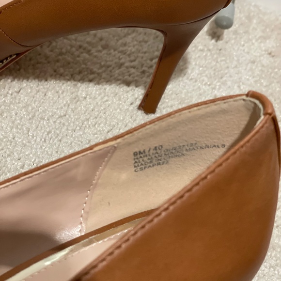 Cognac Brown Pumps - Picture 4 of 5